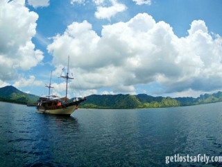 Komodo Island and the boat2